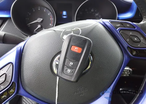 2020 Toyota C-Hr Xle from USA, damaged, VIN NMTKHMBX0LR111201